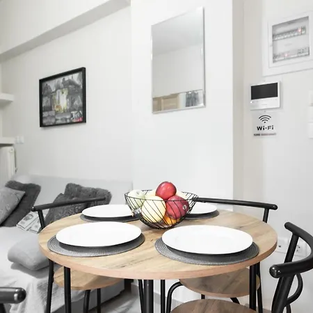 Cozy Cityscape In Apartment